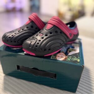 Dawgs Kids Black and Pink Water Shoes